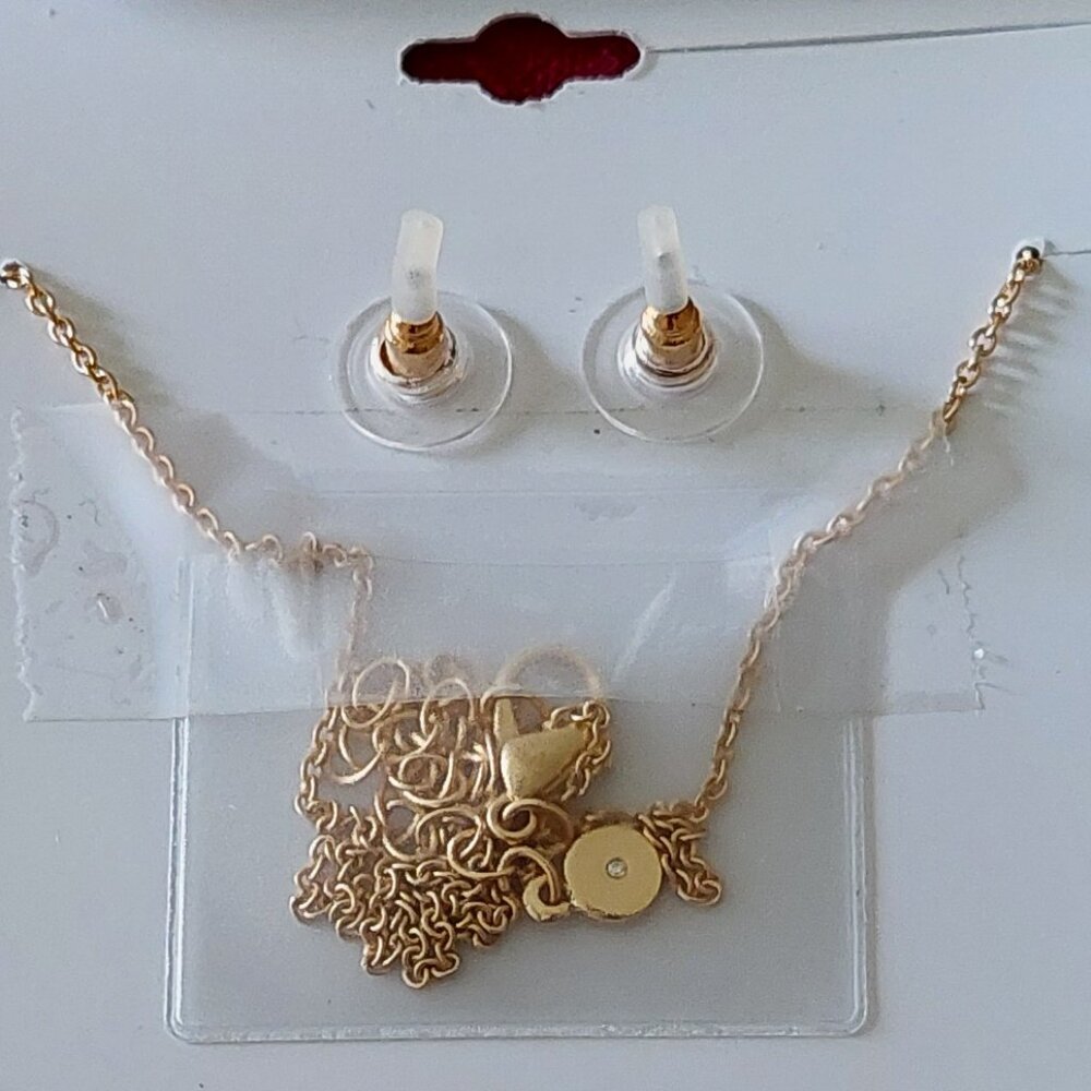 Lauren Conrad Pink Heart Gold Tone Earrings & Necklace Set - Picture 4 of 5